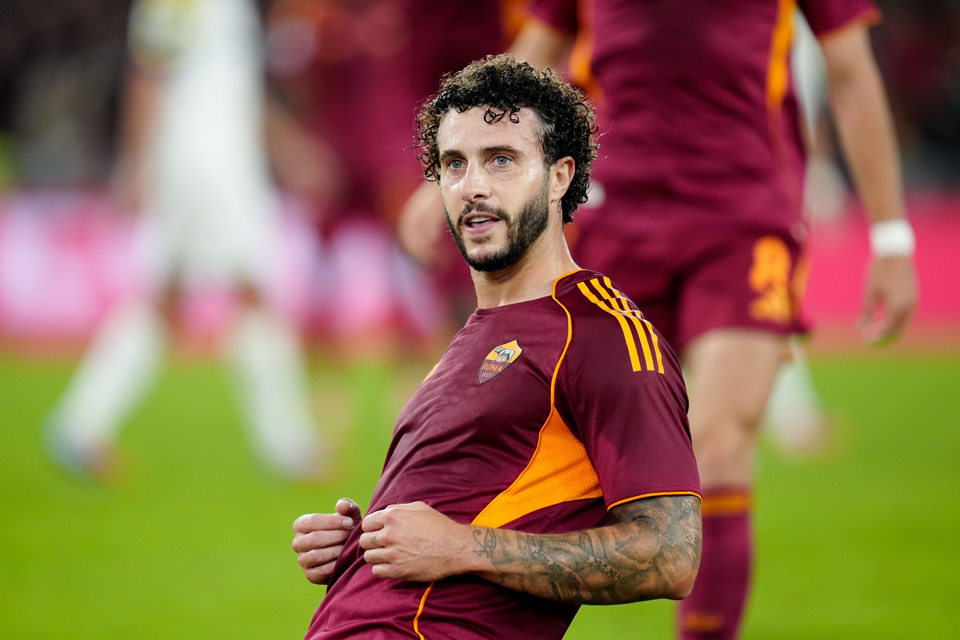 斯基拉：罗马接近和埃尔莫索续约至2028年，目前合同在2027年到期